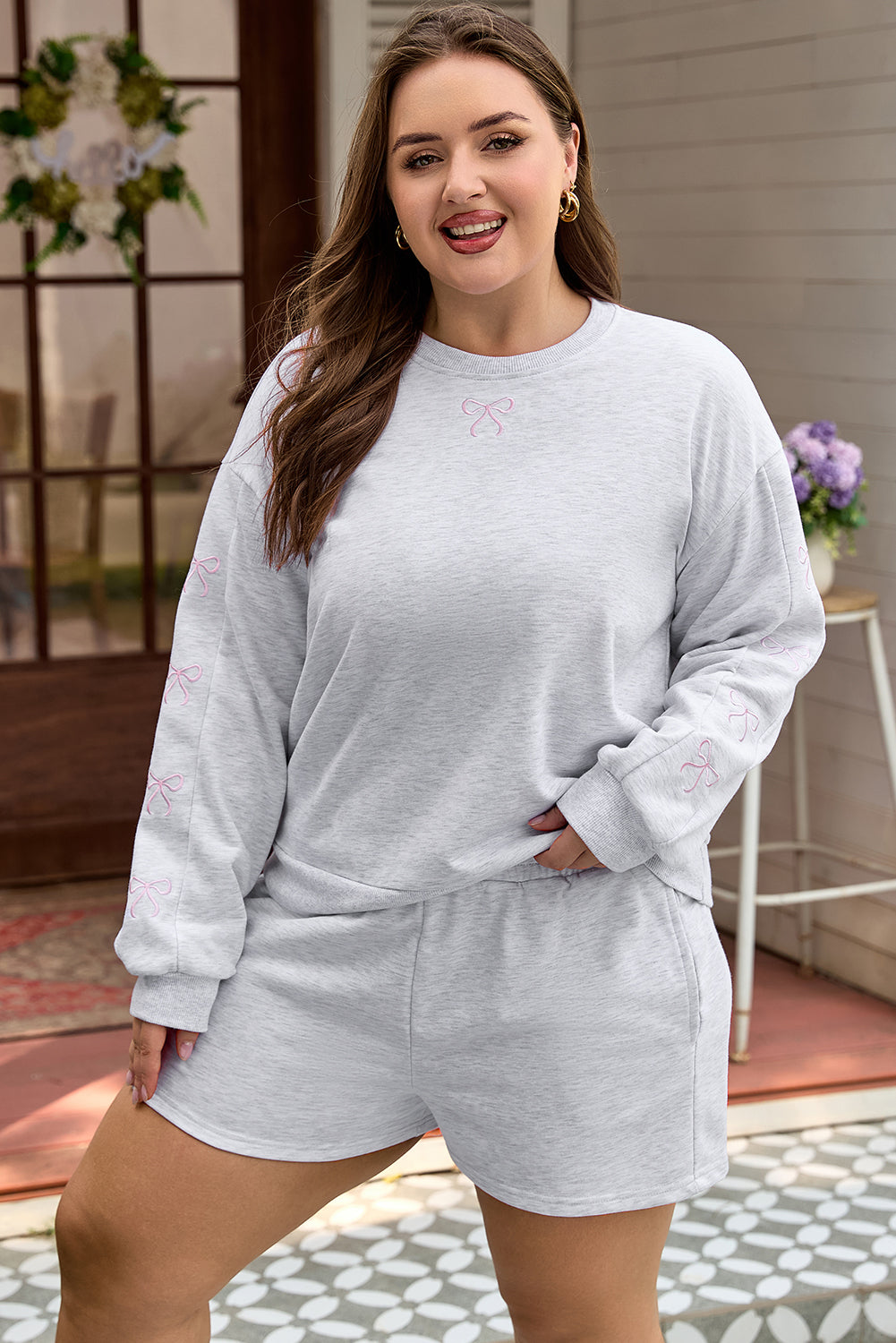 Plus Size Girly Bow Embroidered Pullover Outfit