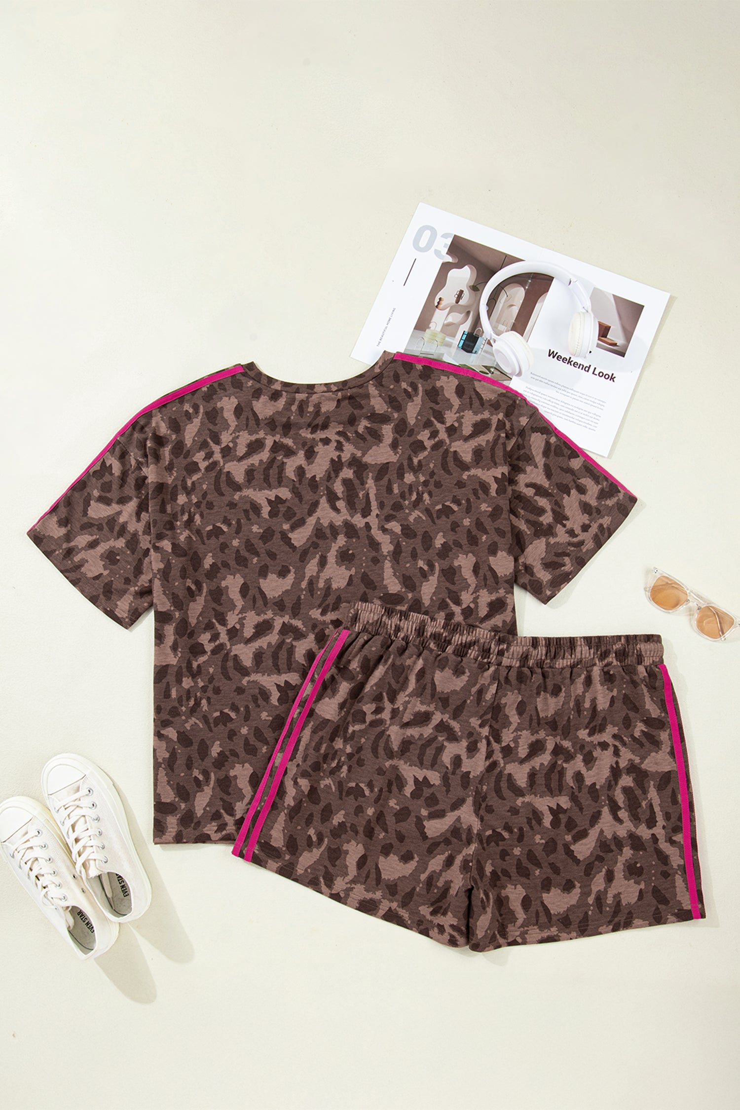 Plus Size Brown Retro Leopard Print Contrast Varsity Stripe Trim 2pcs Short Set