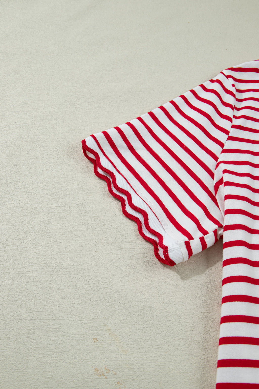 Red Stripe Plus Size Scalloped Trim Round Neck Short Sleeve Top