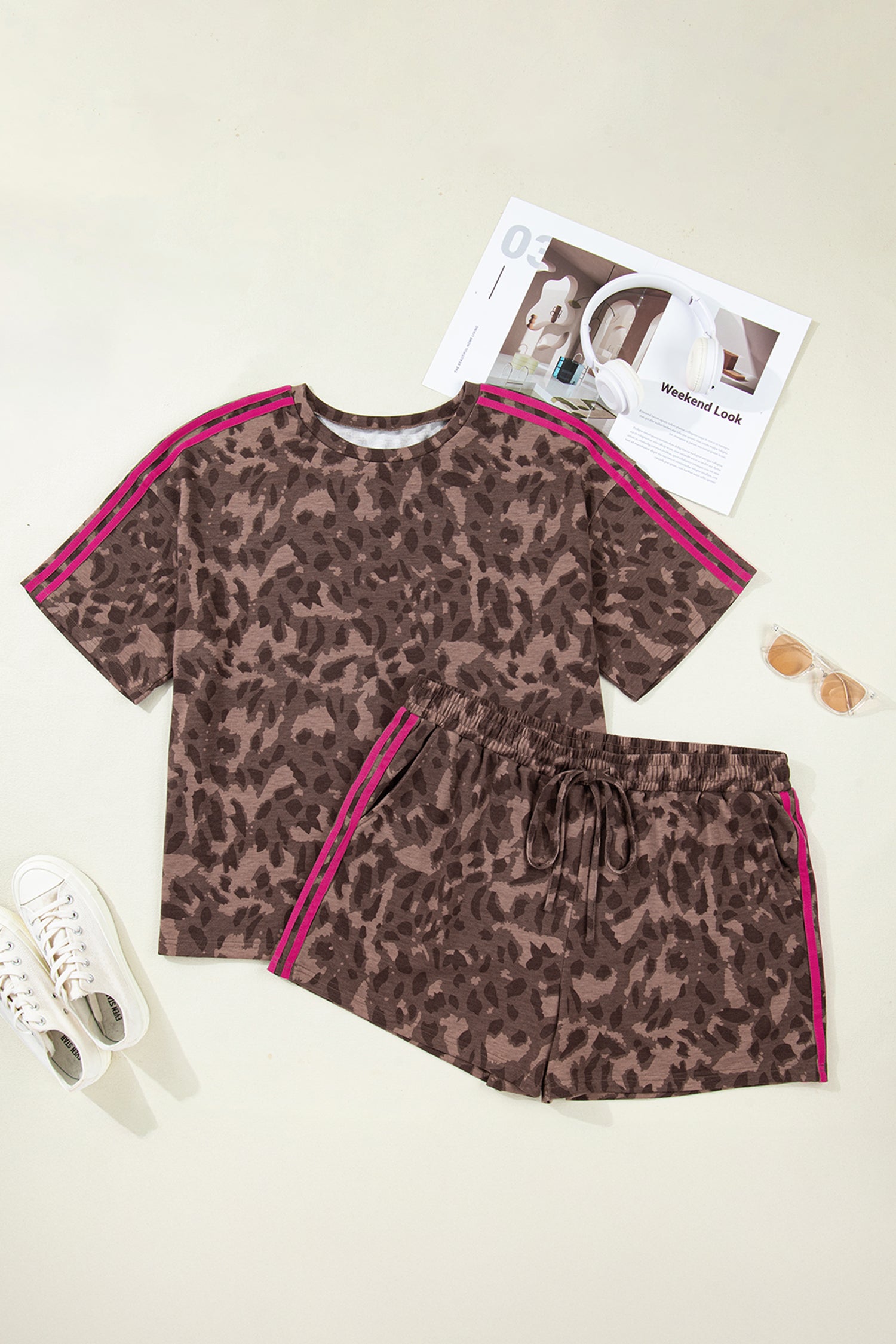 Plus Size Brown Retro Leopard Print Contrast Varsity Stripe Trim 2pcs Short Set