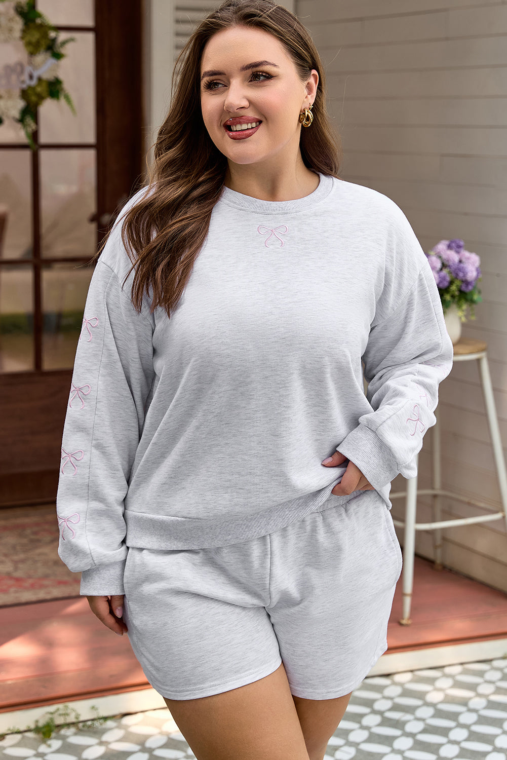 Plus Size Girly Bow Embroidered Pullover Outfit