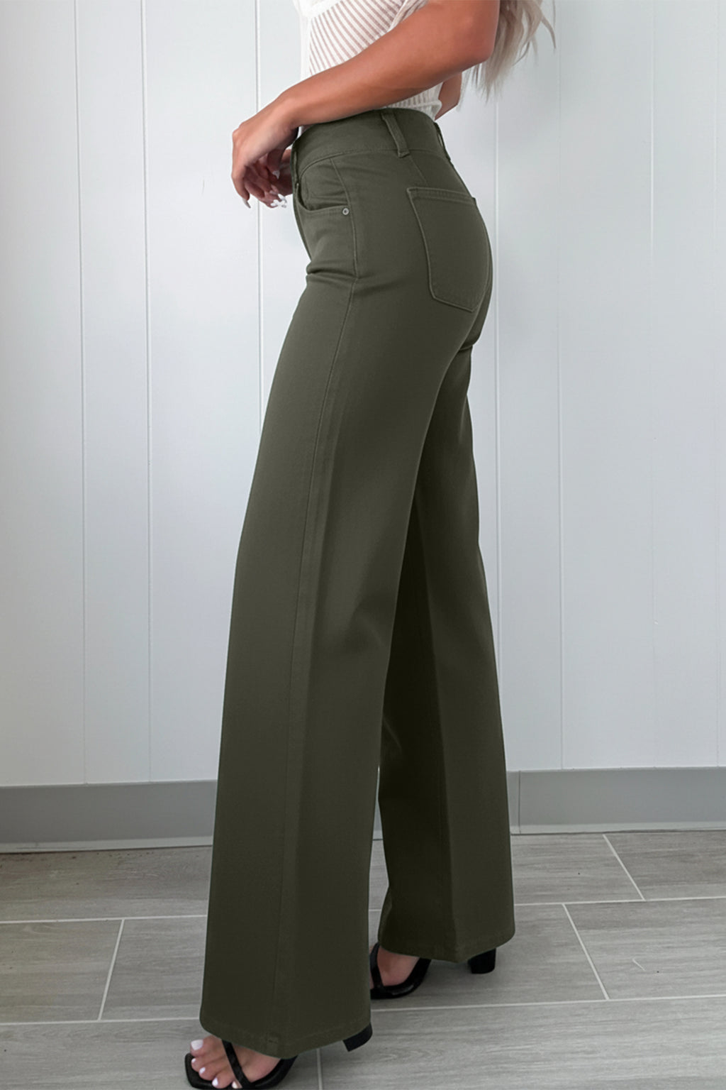2-Button High Waist Flared Bottom Jeans